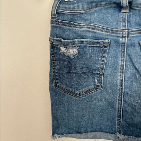 American Eagle Distressed denim hi rise mini skirt size 00 92% cotton - Picture 8 of 10